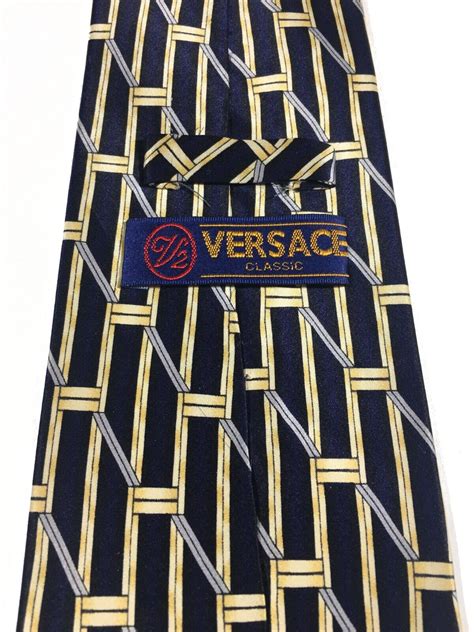 versace classic v2 tie.